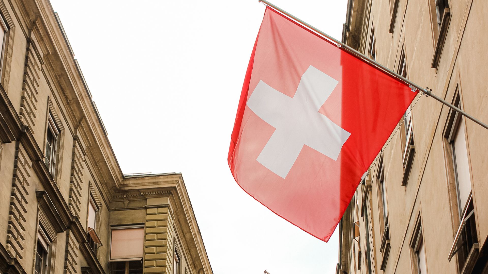 Swiss National Bank Endorses Credit Suisse Plan to Raise $4B from Investors